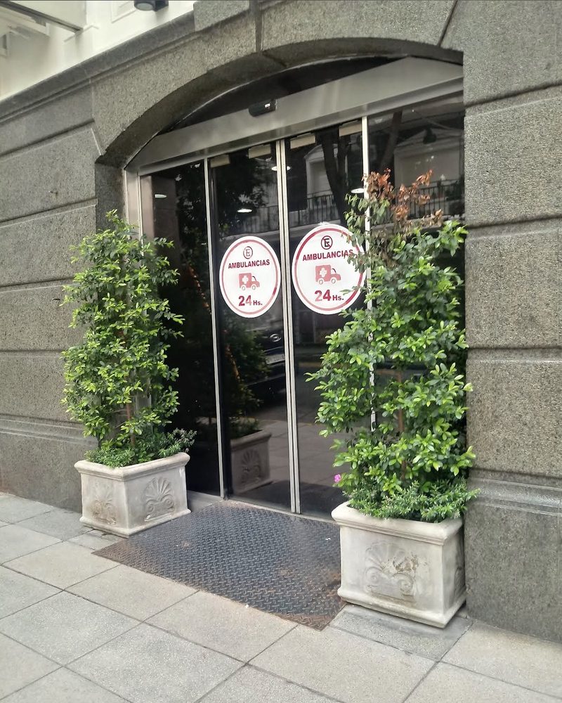 Entrada y ambulancias 24 hs de IART